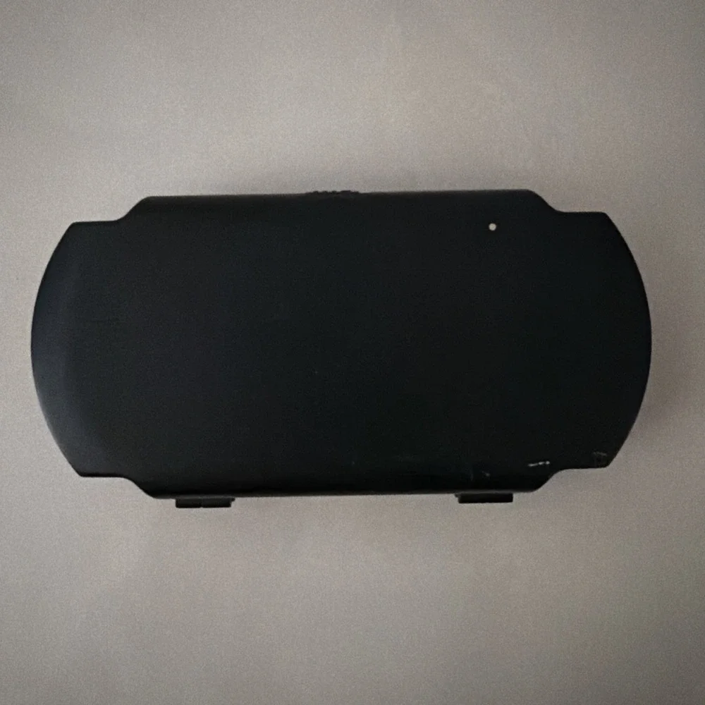 Sony PlayStation Portable PSP UMD Black Hard Game Disc Clamshell Storage Case